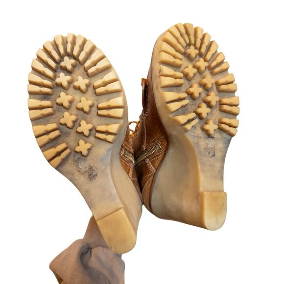 Vintage 2010s Tory Burch Howard Tan Leather Fringe Lug Wedge Boots Women’s 6 - Picture 8 of 10